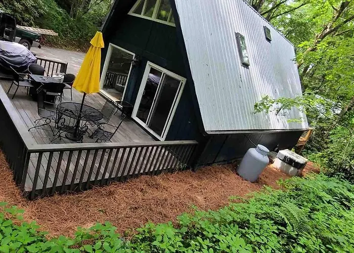 Newly Renovated A-Frame 5 Min Walk To Main Street