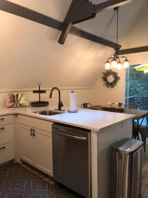Newly Renovated A-frame 5 Min Walk To Main Street *