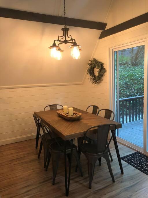 Chalet Newly Renovated A-frame 5 Min Walk To Main Street Highlands