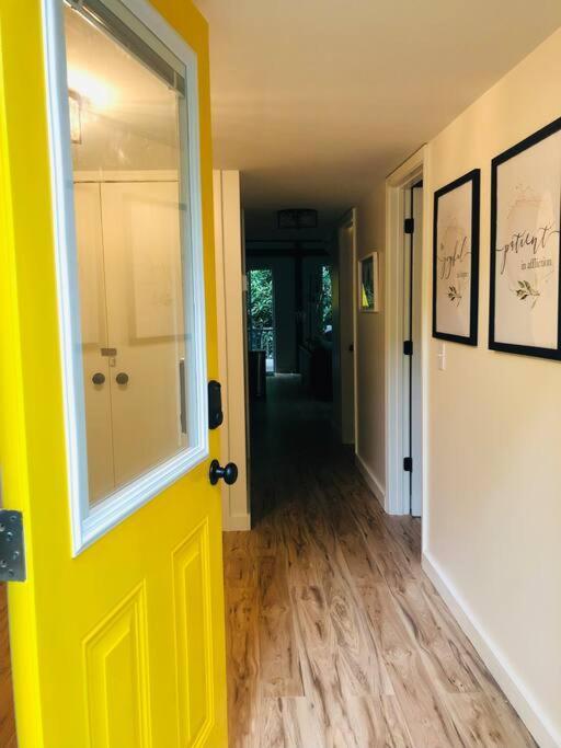 Newly Renovated A-frame 5 Min Walk To Main Street Chalet