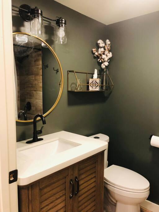 Newly Renovated A-frame 5 Min Walk To Main Street Chalet *