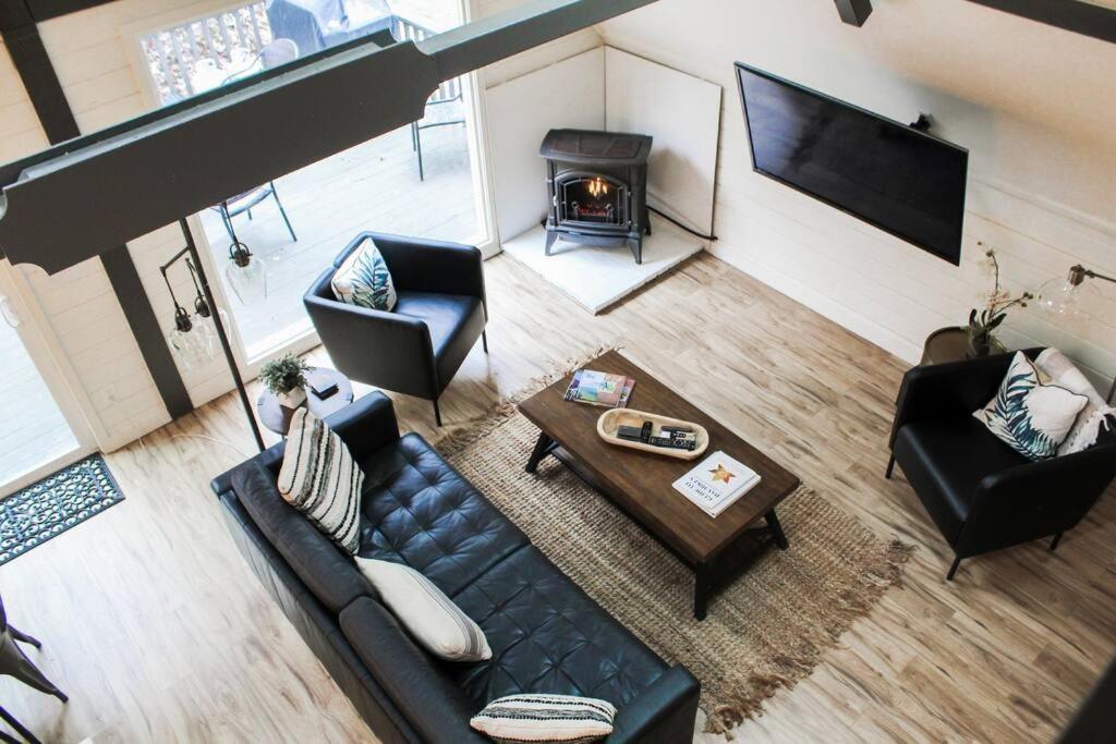 Newly Renovated A-frame 5 Min Walk To Main Street Chalet *