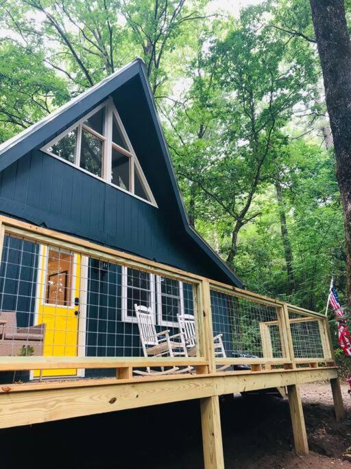 Newly Renovated A-frame 5 Min Walk To Main Street Chalet Highlands